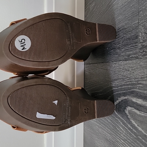 Heels - Picture 7 of 8